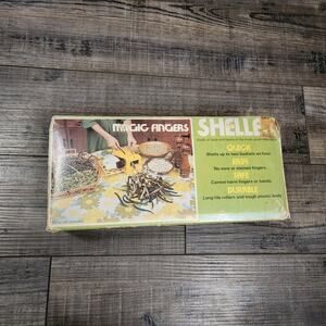 Vintage Magic Fingers pea/bean sheller. New in box never used. Z